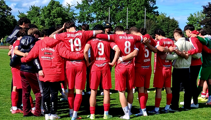 Porträts, Clubs & Biographien: Wie die Brüder Nicos und Kiri Gountoulas aus Skepsis ihnen gegenüber beim SV Fellbach, echte Begeisterung machten! Jedenfalls haben sie es hervorragend verstanden, eine schlagfertige junge Mannschaft aufzubauen. Und nicht nur das, selbst die Spielweise ist recht attraktiv. Vielleicht auch im Wissen, dass einem jungen Team, Fehler schneller verziehen werden…?